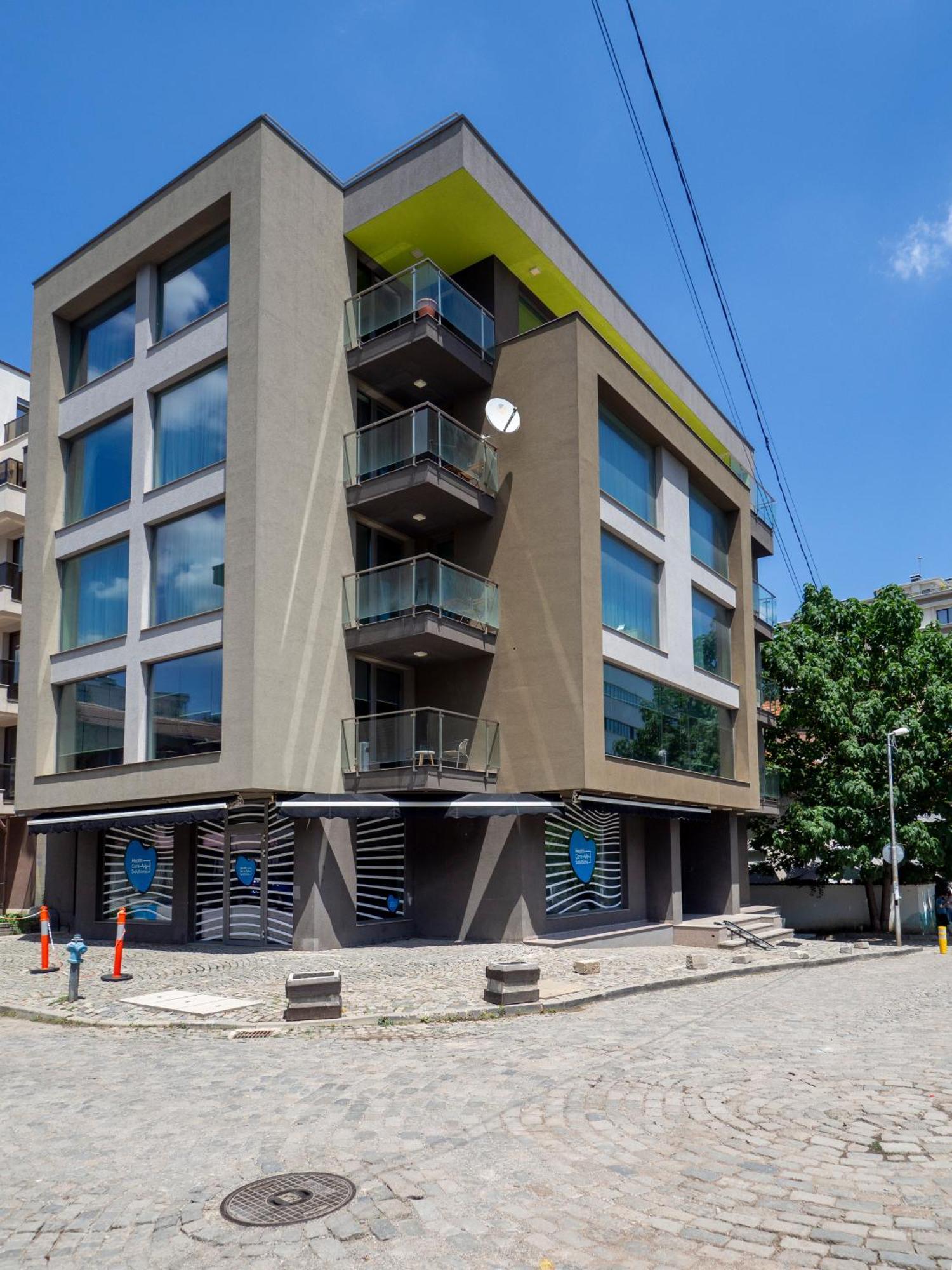 Слънчев Апартамент С Балкон До Болница Света София Exterior photo